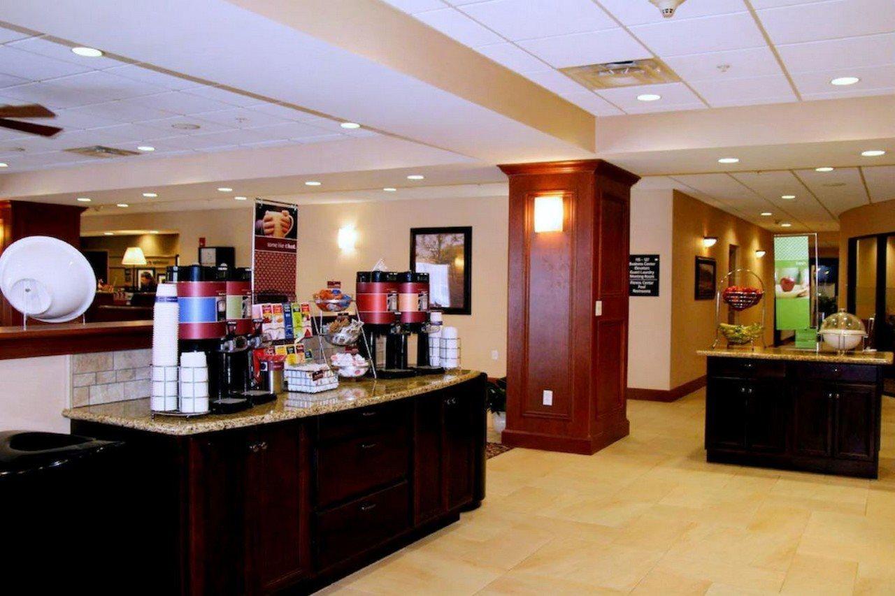 Hampton Inn Watertown Ngoại thất bức ảnh