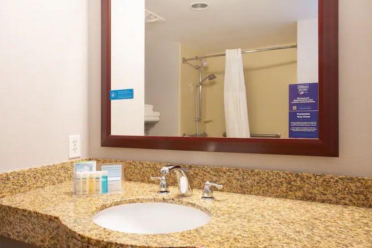 Hampton Inn Watertown Ngoại thất bức ảnh