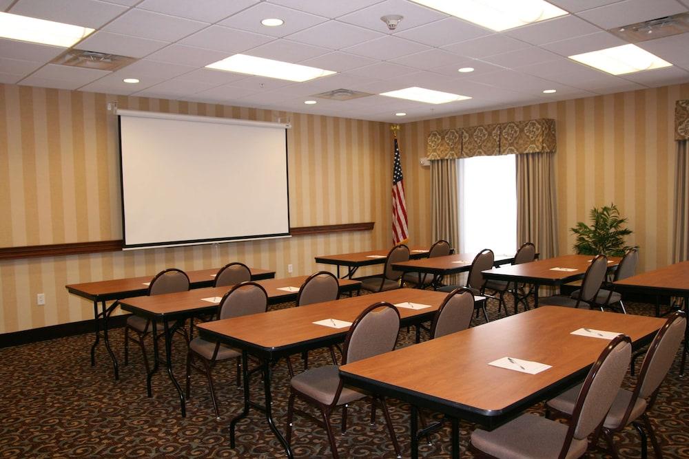 Hampton Inn Watertown Ngoại thất bức ảnh
