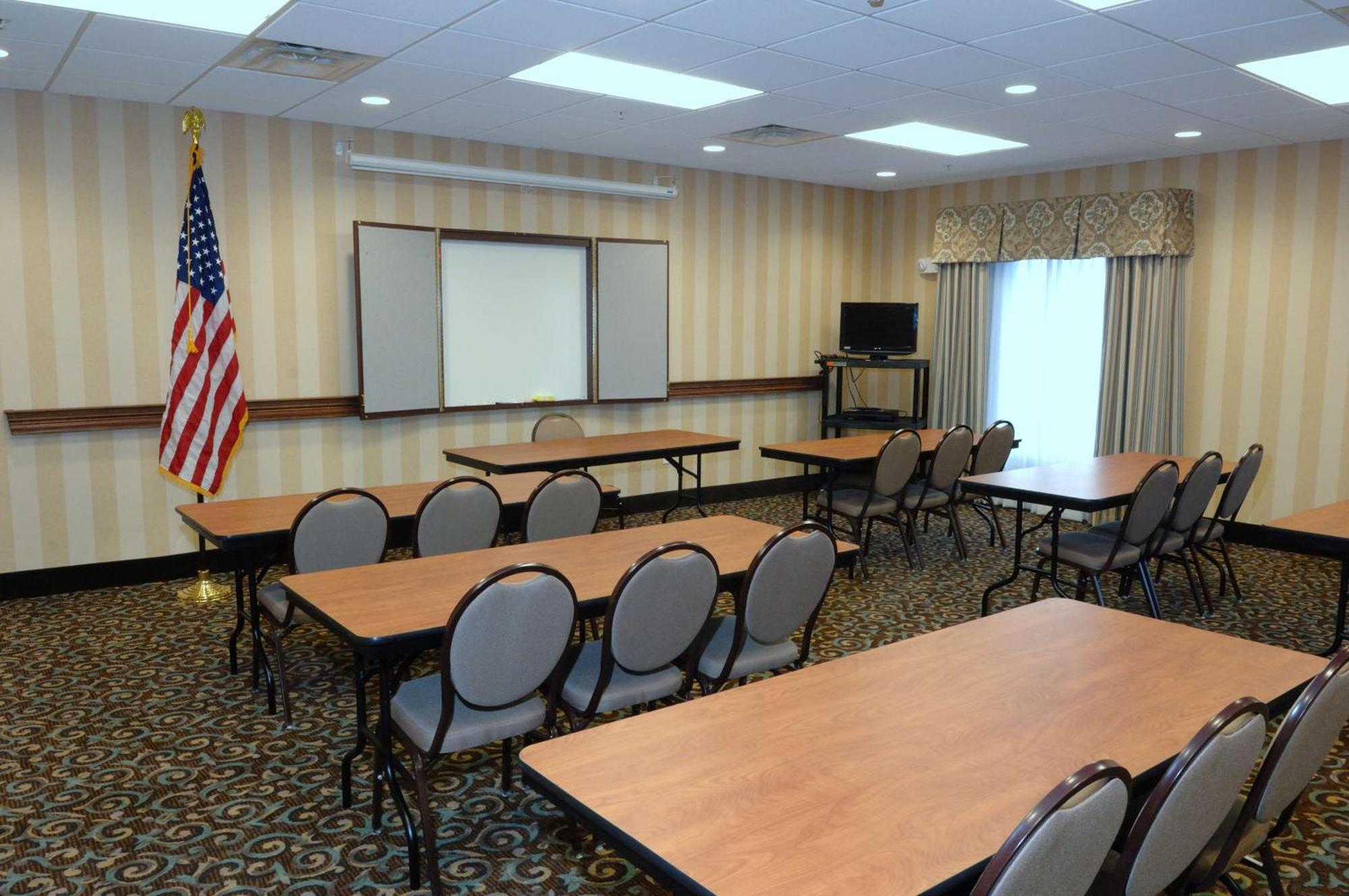 Hampton Inn Watertown Ngoại thất bức ảnh