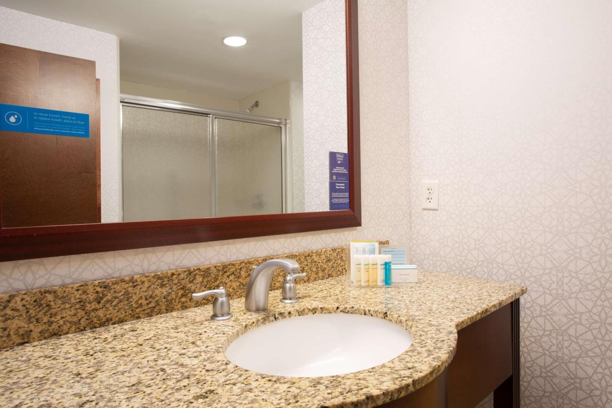 Hampton Inn Watertown Ngoại thất bức ảnh