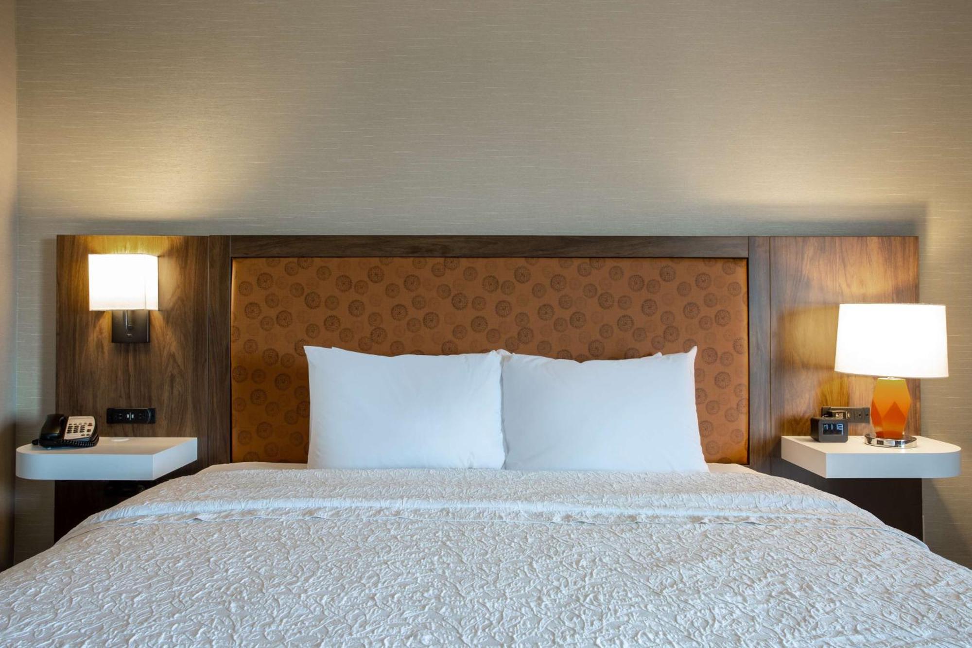 Hampton Inn Watertown Ngoại thất bức ảnh