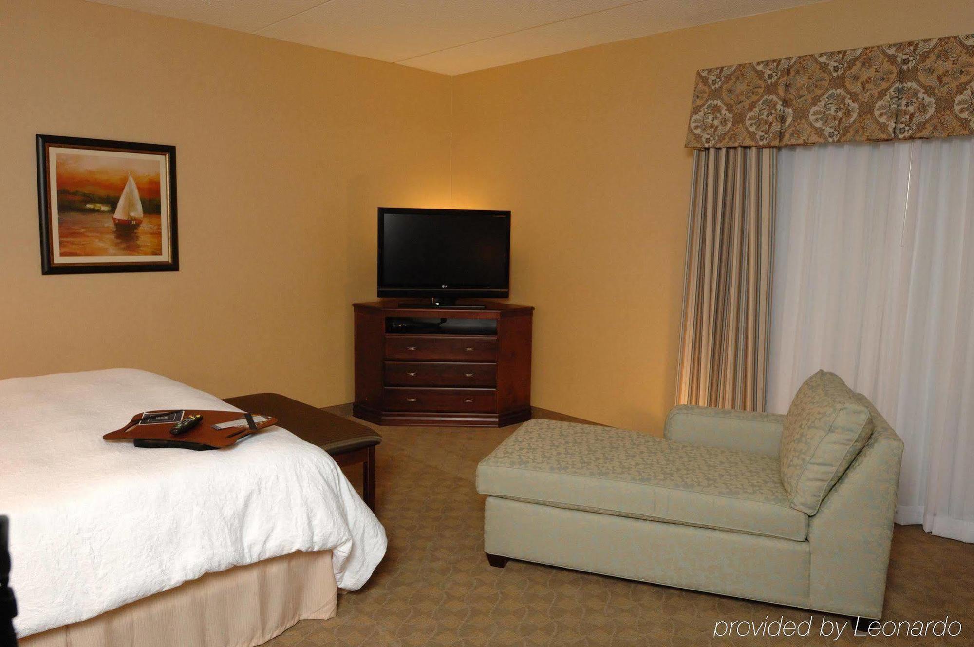 Hampton Inn Watertown Ngoại thất bức ảnh