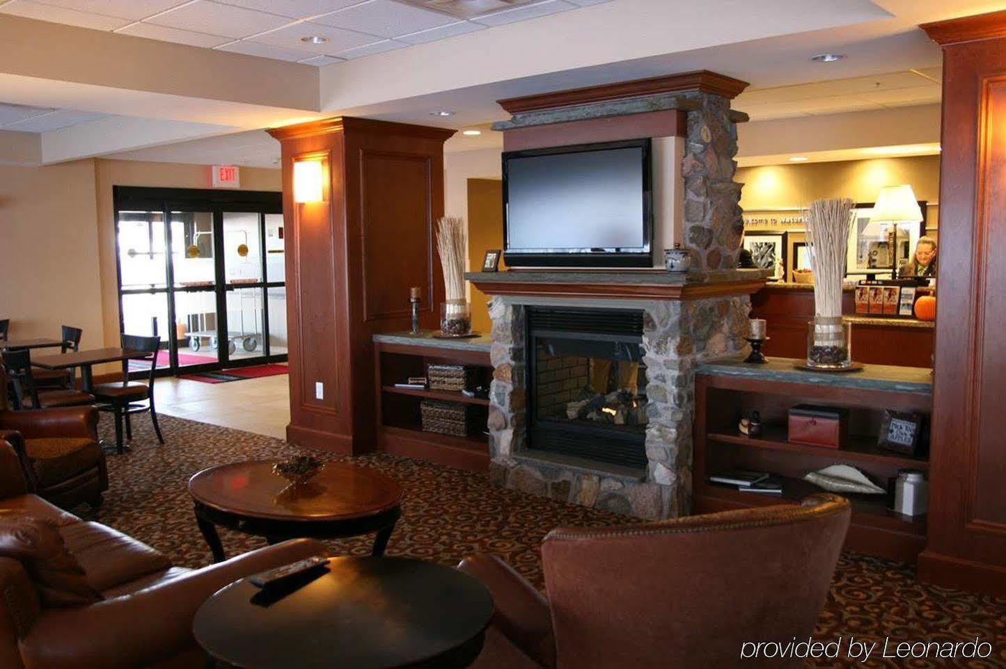 Hampton Inn Watertown Ngoại thất bức ảnh