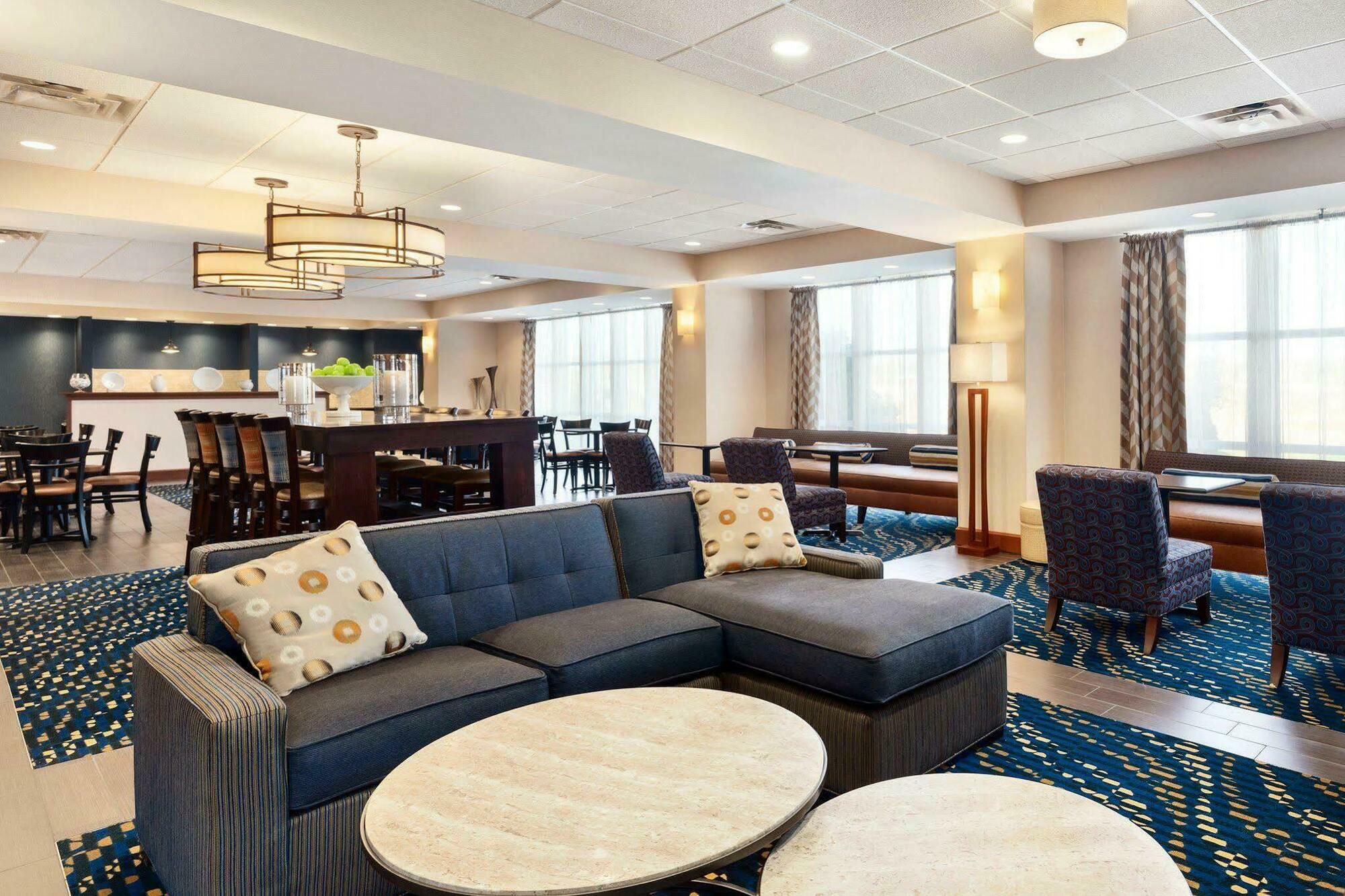 Hampton Inn Watertown Ngoại thất bức ảnh