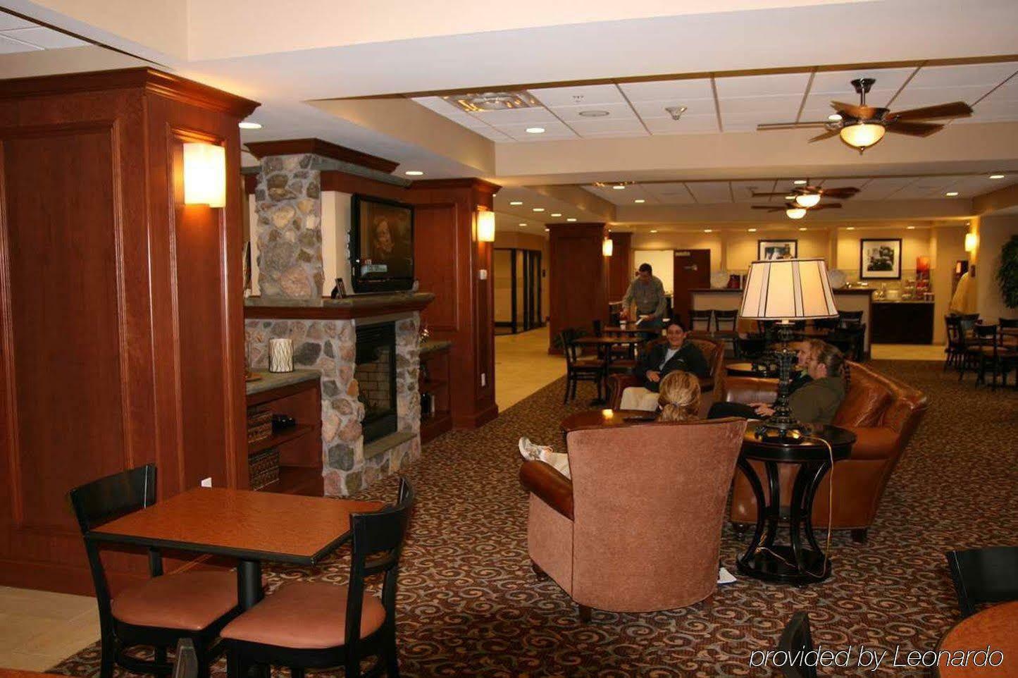 Hampton Inn Watertown Ngoại thất bức ảnh